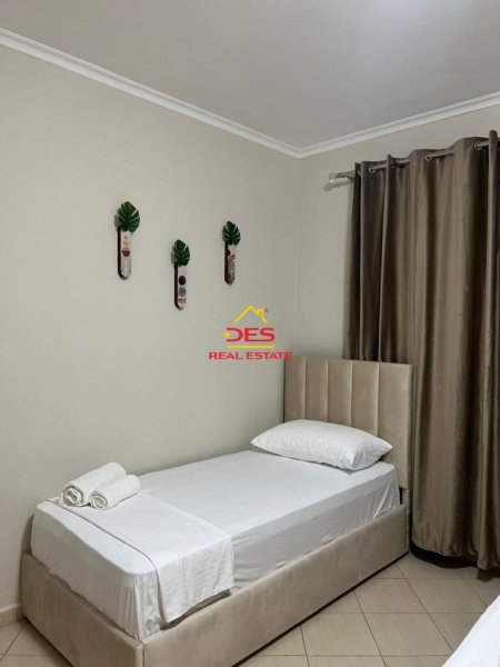 Vlore, jepet me qera apartament 2+1+Ballkon Kati 2, 115 m² 500 € (Rruga Jani Rexha)