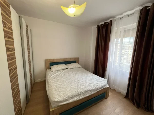 Tirane, jepet me qera apartament 2+1 Kati 8, 115 m² 850 € (medar shtylla)