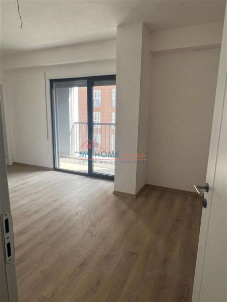 Tirane, jepet me qera zyre Kati 3, 116 m² 800 € 