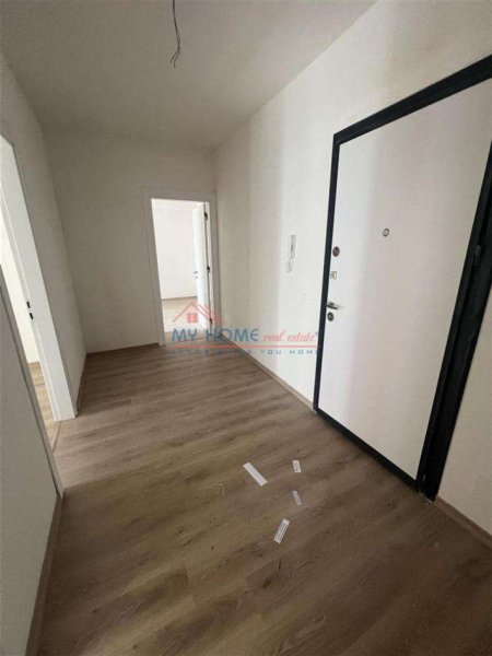 Tirane, jepet me qera zyre Kati 3, 116 m² 800 € 
