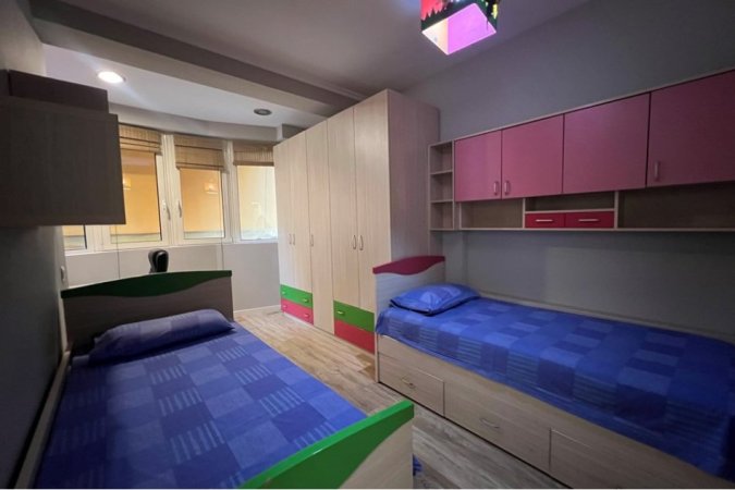 Tirane, jepet me qera apartament 2+1+Ballkon Kati 1, 100 m² 1.000 € (Mysylym Shyr)