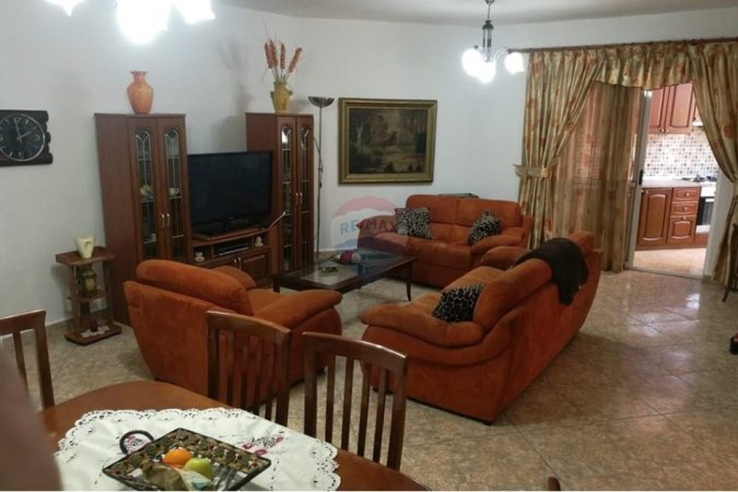 Tirane, jepet me qera apartament 2+1+Ballkon Kati 4, 100 m² 620 € (Komuna Parisit)