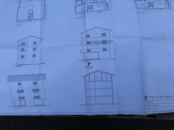 Tirane, shitet Vile 3 Katshe , 780 m² 950.000 € (DON BOSKO)