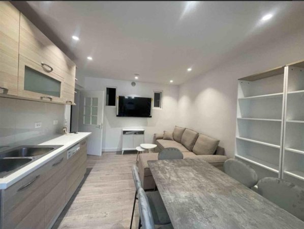 Tirane, jepet me qera apartament 1+1 Kati 4, 50 m² 550 € (asim vokshi)