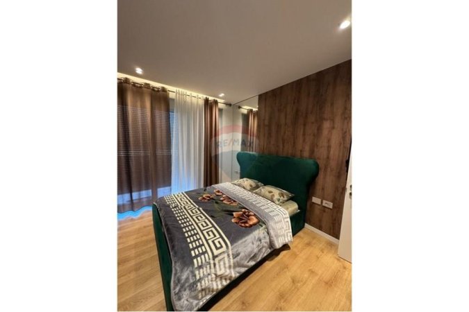 Tirane, jepet me qera apartament 3+1+Aneks+Ballkon Kati 6, 130 m² 1.500 € (Kompleksi FZ)