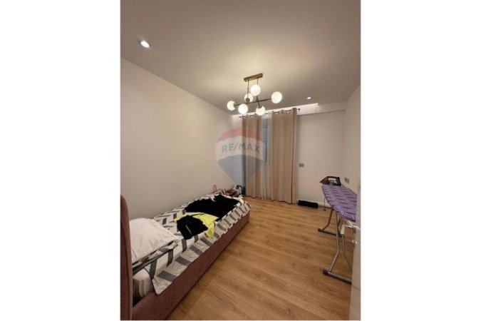 Tirane, jepet me qera apartament 3+1+Aneks+Ballkon Kati 6, 130 m² 1.500 € (Kompleksi FZ)