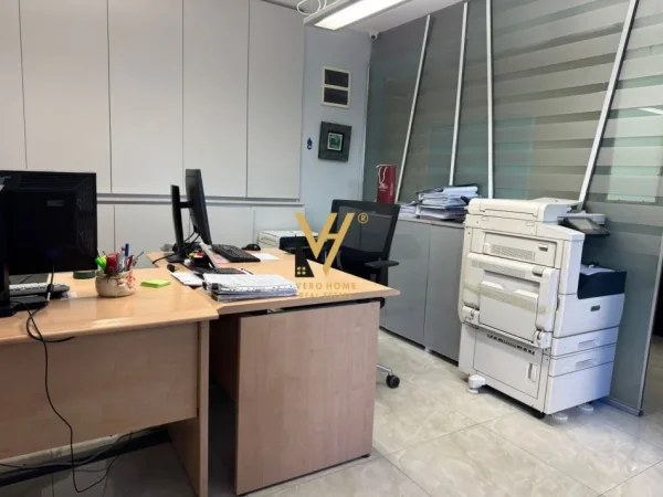 Tirane, shitet ambjent biznesi Kati 1, 65 m² 340.000 € (SHESHI WILLSON)