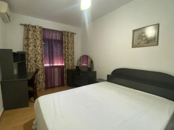 Tirane, jepet me qera apartament 2+1 Kati 4, 90 m² 600 € (Don Bosko prane Hipotekes)