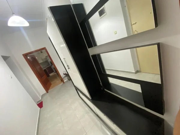 Tirane, jepet me qera apartament 2+1 Kati 4, 90 m² 600 € (Don Bosko prane Hipotekes)