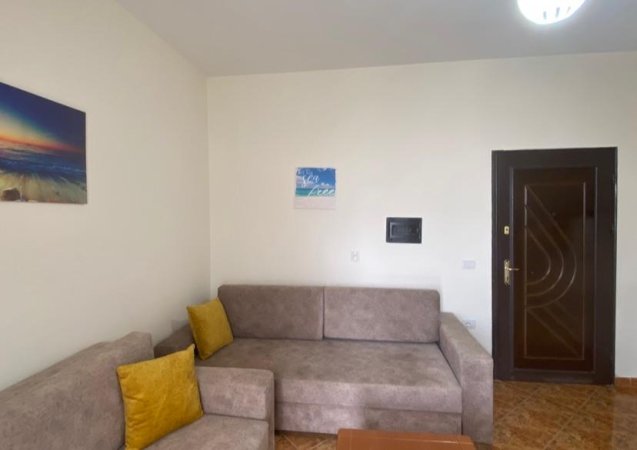 Vlore, jepet me qera vetem 1 dhome Kati 3, 35 m² 170 € (LUNGOMARE)