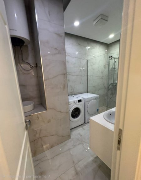 Tirane, jepet me qera apartament 2+1 Kati 2, 130 m² 1.000 € (Pazari i Ri)