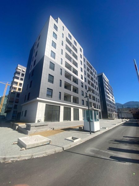Tirane, jepet me qera apartament 2+1 Kati 3, 90 m² 800 € (ISH STACIONI I TRENIT)