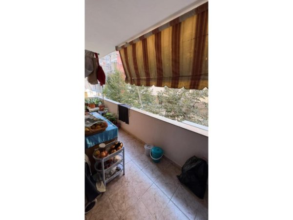 Tirane, jepet me qera apartament 1+1 Kati 2, 88 m² 450 € (Rruga e Bogdaneve)