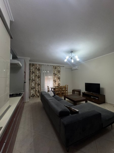 Tirane, jepet me qera apartament 2+1+Ballkon Kati 3, 96 m² 600 € (Rruga rrapo hekali)
