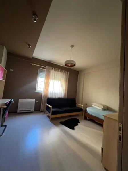 Tirane, jepet me qera apartament 2+1 Kati 3, 116 m² 550 € (astir)