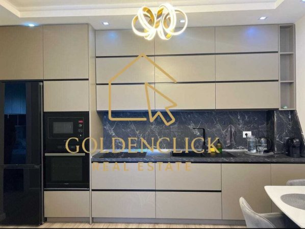 Tirane, jepet me qera 2+1+Ballkon Kati 2, 114 m² 650 €