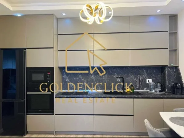 Tirane, jepet me qera 2+1+Ballkon Kati 2, 114 m² 650 €