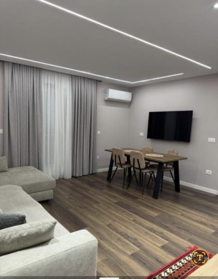 Tirane, jepet me qera apartament 1+1+Ballkon Kati 1, 70 m² 800 Euro, Pas Fakultetit të Shkencave, Tiranë