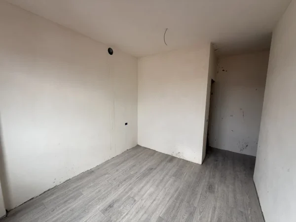 Tirane, shitet apartament 2+1+Ballkon , 98 m² 135.000 € (Urban Gate, Astir)
