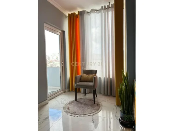 Tirane, shitet apartament 3+1 Kati 2, 160 m² 200.000 € 