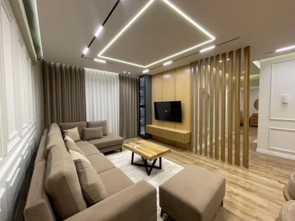 Tirane, jepet me qera apartament 2+1 Kati 2, 115 m² 1.500 €