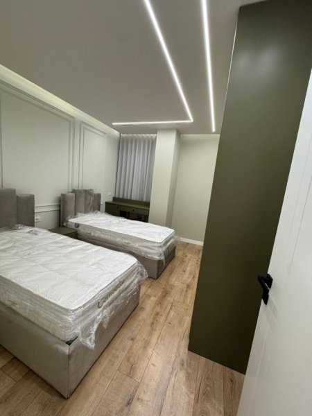 Tirane, jepet me qera apartament 2+1 Kati 2, 115 m² 1.500 €