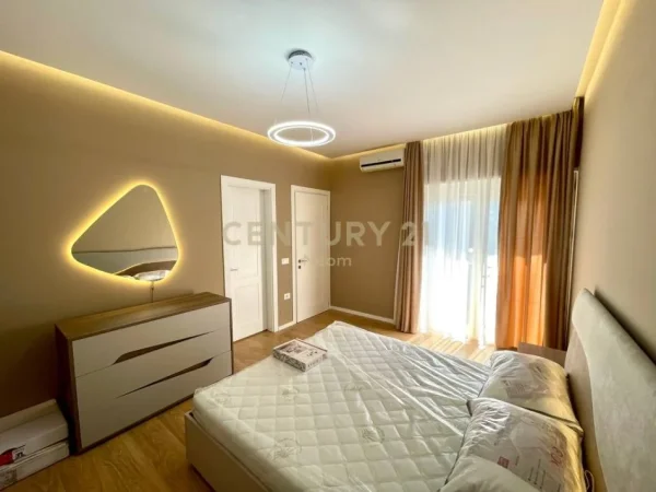 Tirane, jepet me qera apartament 2+1+Aneks+Ballkon Kati 1, 103 m² 800 € (Kopshti Botanik)