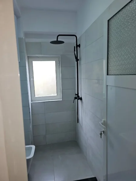 Tirane, jepet me qera apartament 1+1 Kati 4, 64 m² 600 € (Inxhinieria e Ndertimit) 21 Dhjetori