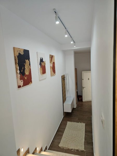 Tirane, jepet me qera apartament 1+1 Kati 3, 64 m² 600 € 21 Dhjetori