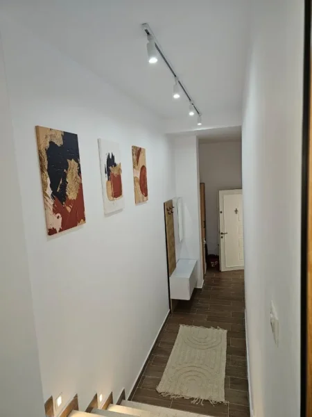 Tirane, jepet me qera apartament 1+1 Kati 3, 64 m² 600 € (Inxhinieria e Ndërtimit)