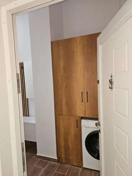 Tirane, jepet me qera apartament 1+1 Kati 1, 600 €