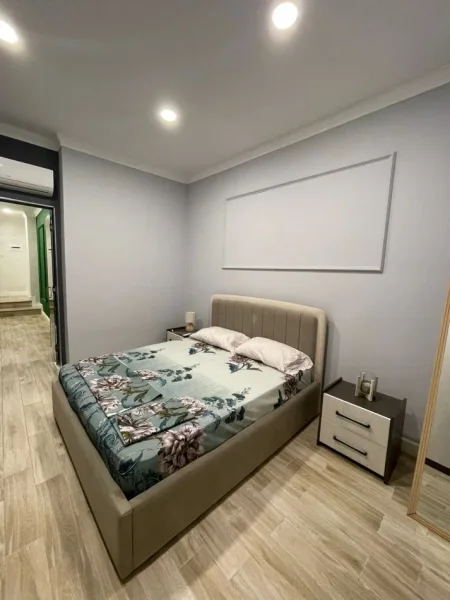 Durres, jepet me qera apartament 1+1 , 450 € (Vollga)