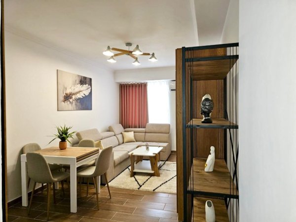 Tirane, jepet me qera apartament 1+1 , 64 m² 600 € 📍 INXHINIERIA E NDERTIMIT 21 Dhjetori