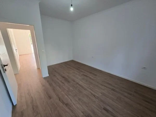 Tirane, shitet apartament 1+1+Ballkon Kati 2, 55 m² 125.000 € (tek Bar Artisti ne Don Bosko.)
