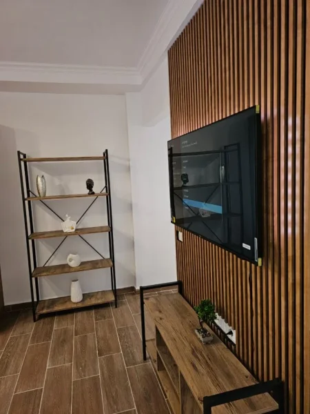 Tirane, jepet me qera apartament 1+1 Kati 2, 64 m² 600 € (21 Dhjetori)