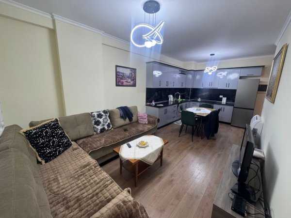 Tirane, jepet me qera apartament 2+1 Kati 1, 500 € 