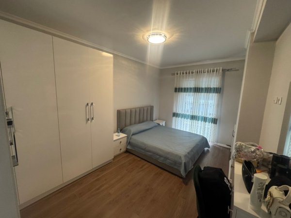 Tirane, jepet me qera apartament 2+1 Kati 1, 500 € 