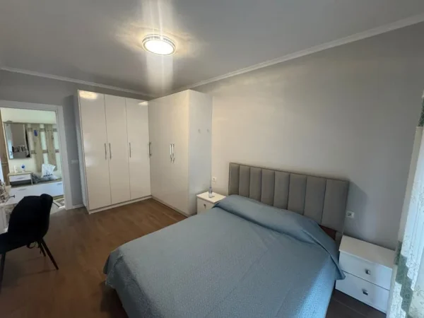 Tirane, jepet me qera apartament 2+1 Kati 1, 500 € 