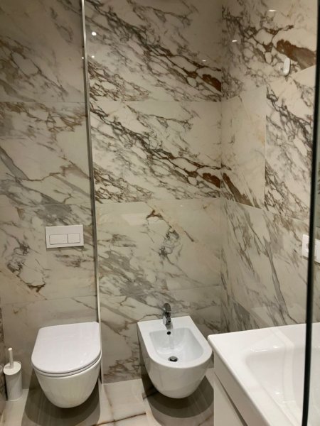 Tirane, jap me qera apartament 3+1+Ballkon Kati 4, 95 m² 800 € (Kopshti botanik)