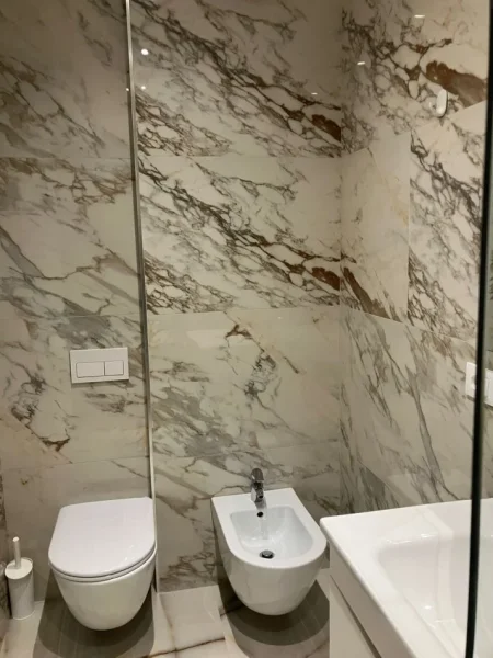 Tirane, jap me qera apartament 3+1+Ballkon Kati 4, 95 m² 800 € (Kopshti botanik)