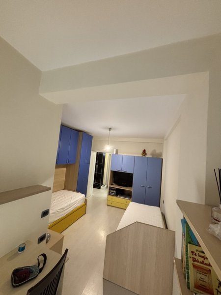 Tirane, jepet me qera apartament 2+1 Kati 6, 90 m² 850 € (Rruga petro korcari)