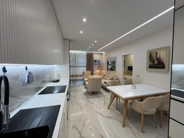 Tirane, jepet me qera apartament 2+1 Kati 7, 104 m² 1.400 € 