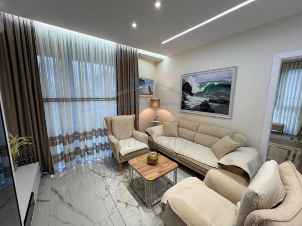 Tirane, jepet me qera apartament 2+1 Kati 7, 104 m² 1.400 € (Golden Tower Residence, tek rruga Mine Peza)