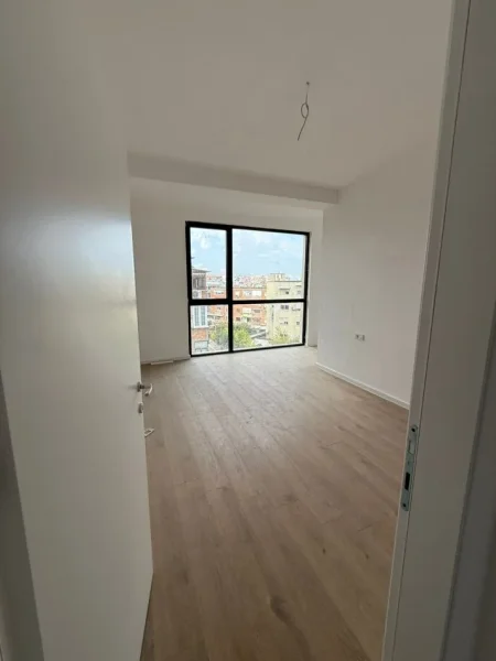 Tirane, jepet me qera Kati 2, 75 m² 600 € Rezidenca Mine Peza 📍