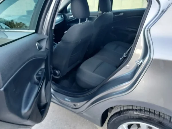 Vlore - Lungomare, shes makine Alfa Giulietta 2013 1.6Naft 4 Porta Nafte, gri e erret manuale Klima 216.865 km 5.500 €