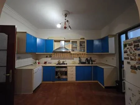 Tirane, shitet apartament 3+1 Kati 2, 115 m² 230.000 € 