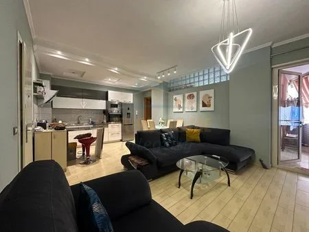 Tirane, shitet apartament 2+1 Kati 4, 85 m² 235.000 € 