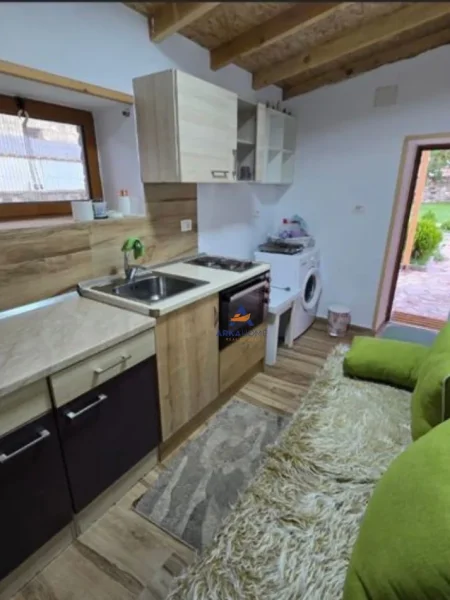 Korce, shitet shtepi 1+1 Kati 3, 518 m² 175.000 € (KORCË, VOSKOPOJË)