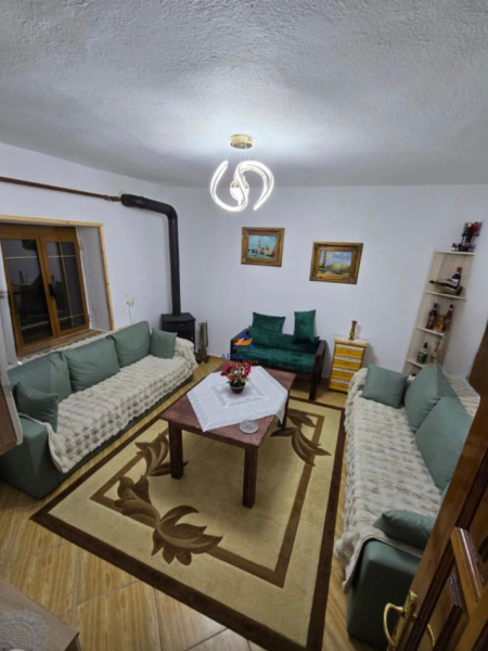 Korce, shitet shtepi 1+1 Kati 3, 518 m² 175.000 € (KORCË, VOSKOPOJË)