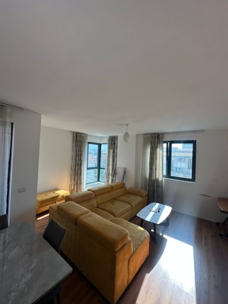 Tirane, jap me qera apartament 2+1+Aneks+Ballkon Kati 3, 120 m² 700 € (Prane ozone)